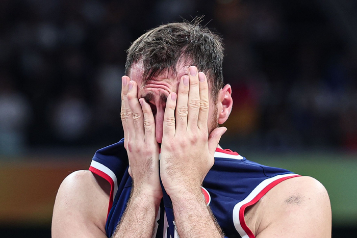 印度队轻取德国队，黄鸭组合点燃赛场