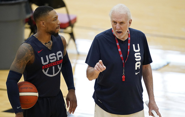 美国男篮轻取尼日利亚男篮，布克一己之力扛起全队