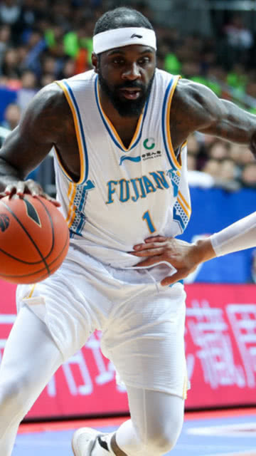 湖人完胜马刺，麦科勒姆三分雨点燃全场