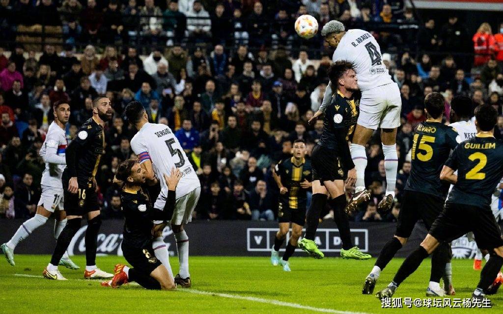 塞维利亚爆冷里昂，加维完成帽子戏法