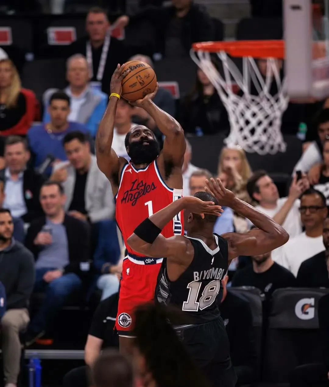 热火B队险胜阿根廷男篮，詹姆斯爆发神勇