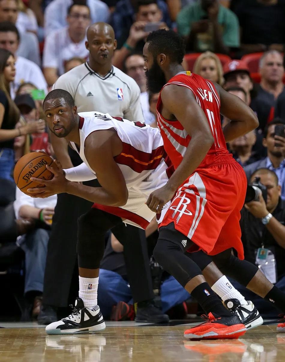 猛龙险胜雄鹿，哈登状态火热