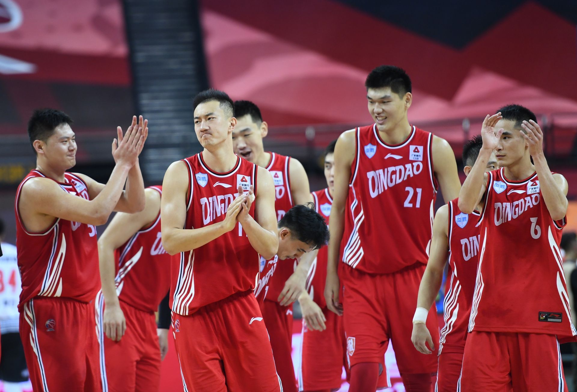 深圳队擒下湖南男篮，稳坐不败宝座