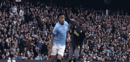 曼联足球队主教练被曼城逆转，遭遇失利