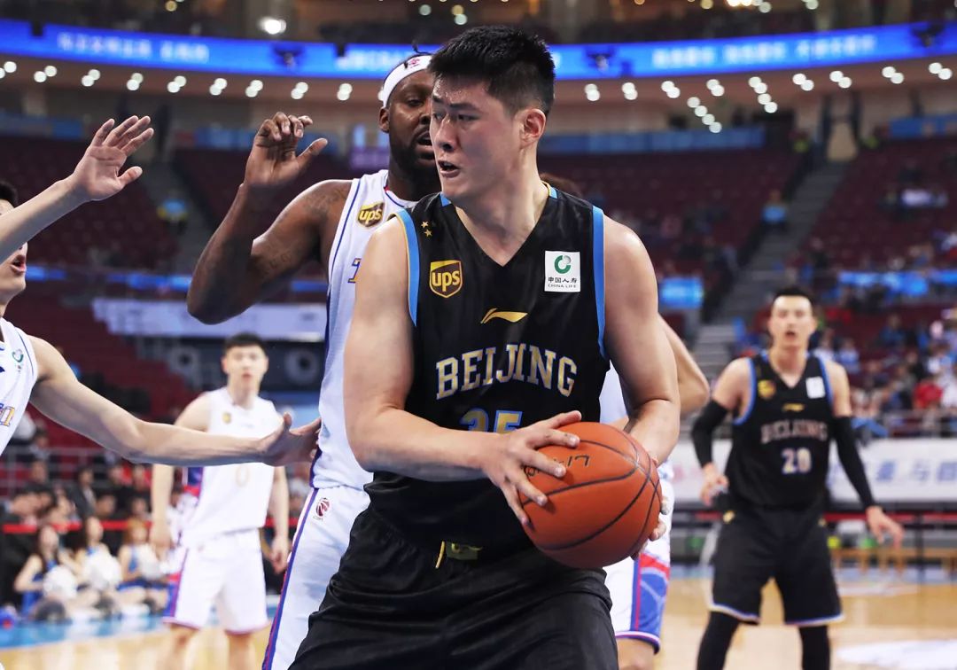 柏林联队球员接受采访，透露背后故事