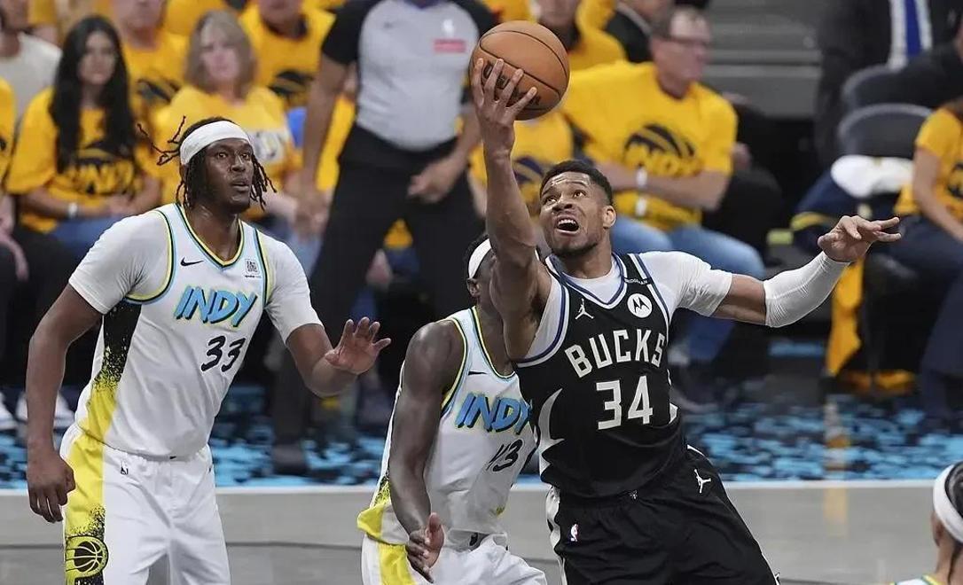 快船客场大胜雄鹿，继续保持不败