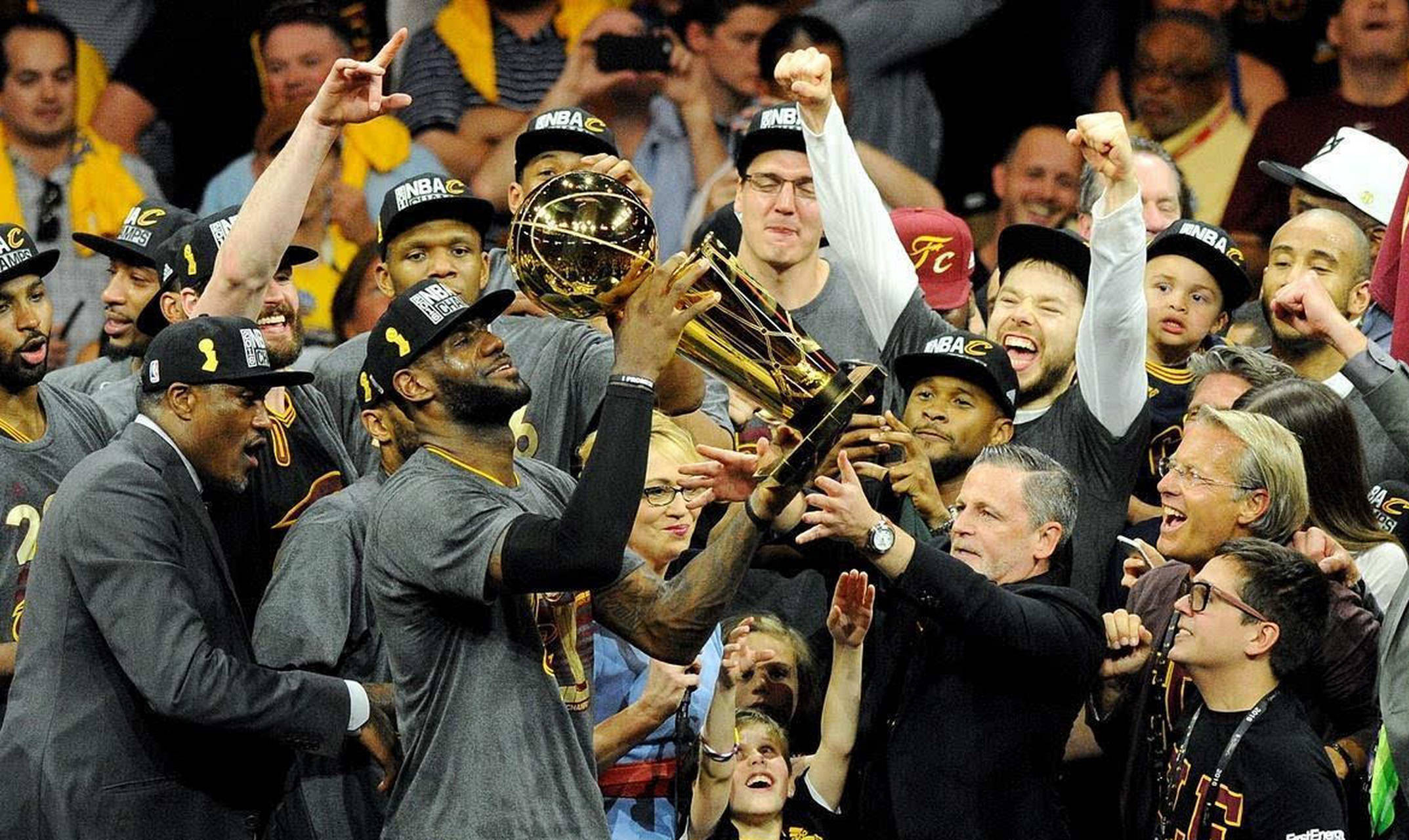 球队主力球员状态一日三变备战总决赛