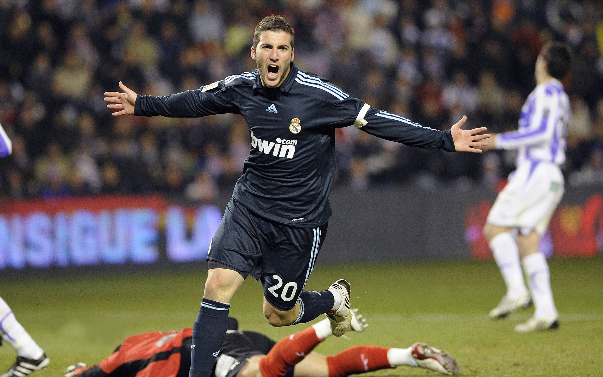 摩纳哥粉碎体系神话，赖斯持续杀伤成现代足球战术缩影