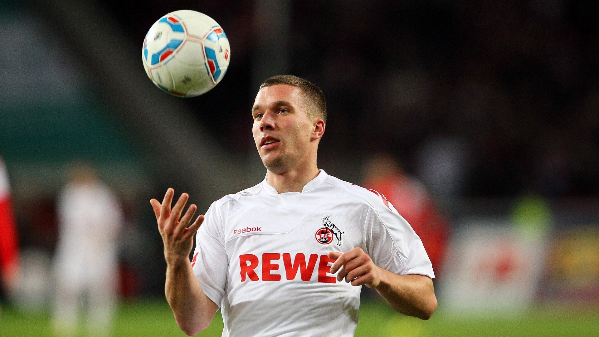 赛道与球场，西亚卡姆F1揭幕战接管比赛，快船战术如何压制魔术？