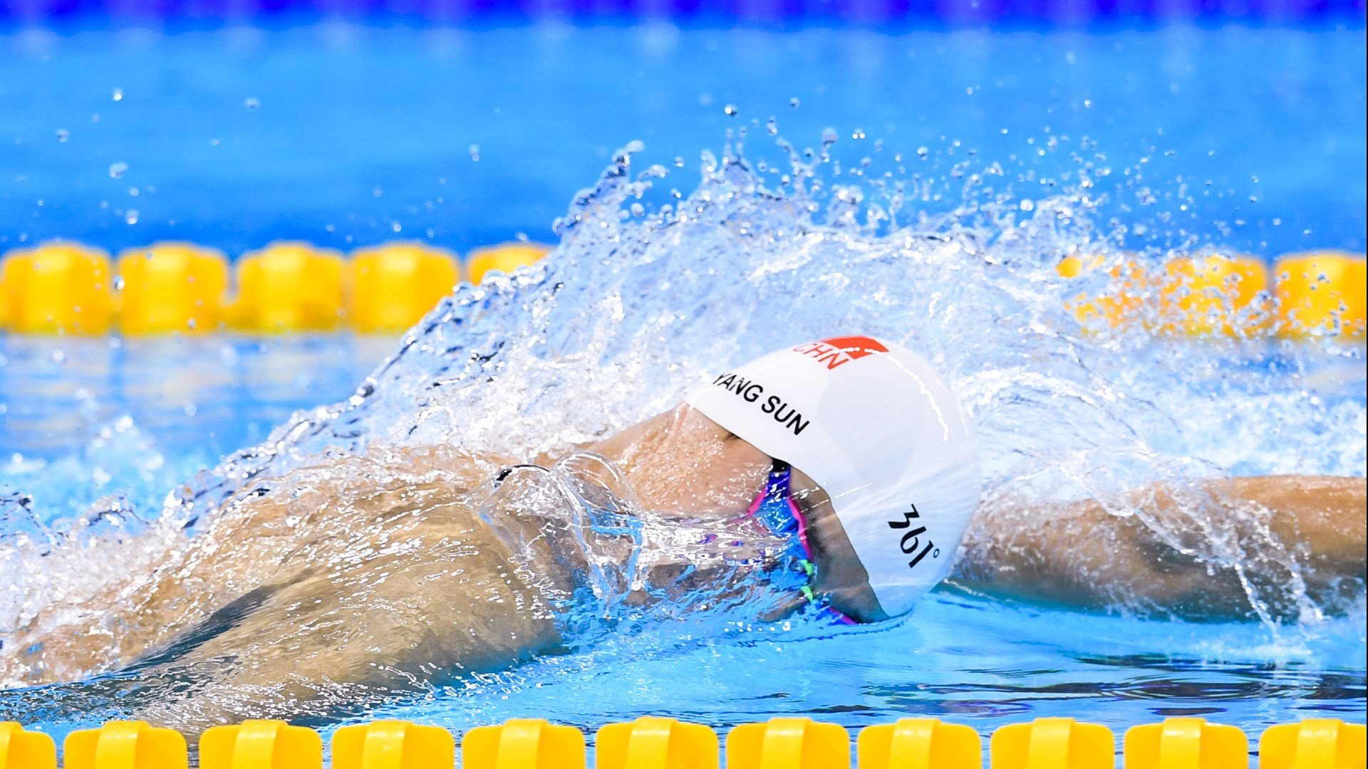 熊猫体育互动-塞维利亚力克巴拉圭，莱万成为关键先生