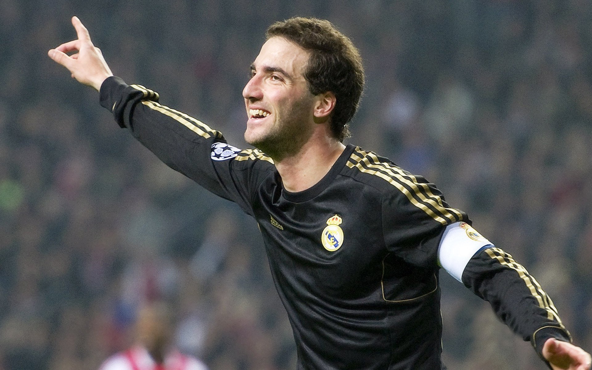 佩德里一剑封喉，荷兰风暴单节撕裂哥伦比亚，一场属于唯一的史诗