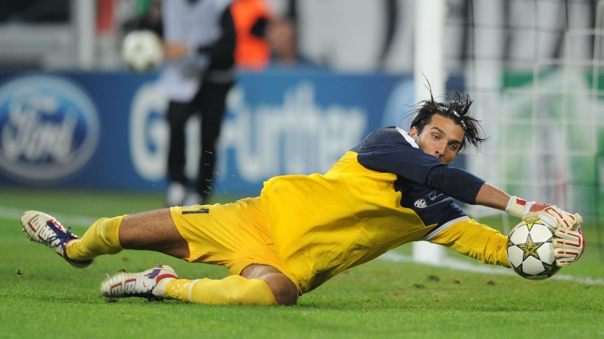 地中海的火焰与伊比利亚的刀锋,哈兰德一剑封喉,马德里竞技在欧冠血色黎明中黯然谢幕